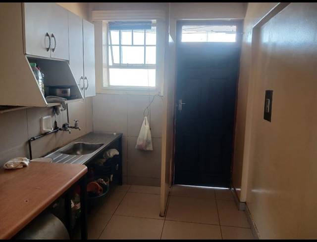 1 BEDROOM APARTMENT FOR SALE IN HILLBROW